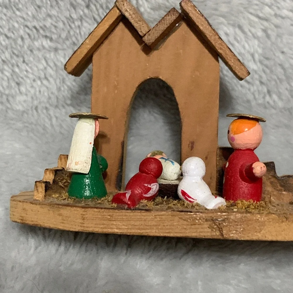 Vintage Miniature‎ Wooden Nativity Scene Hand Painted Taiwan Christmas Decor 3in